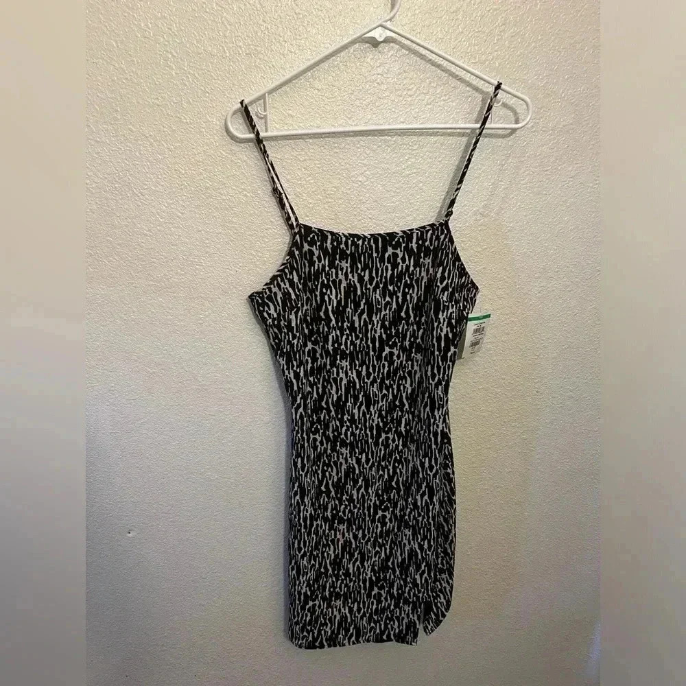 Noisy may mini black and white dress size M NWT - Picture 4 of 5